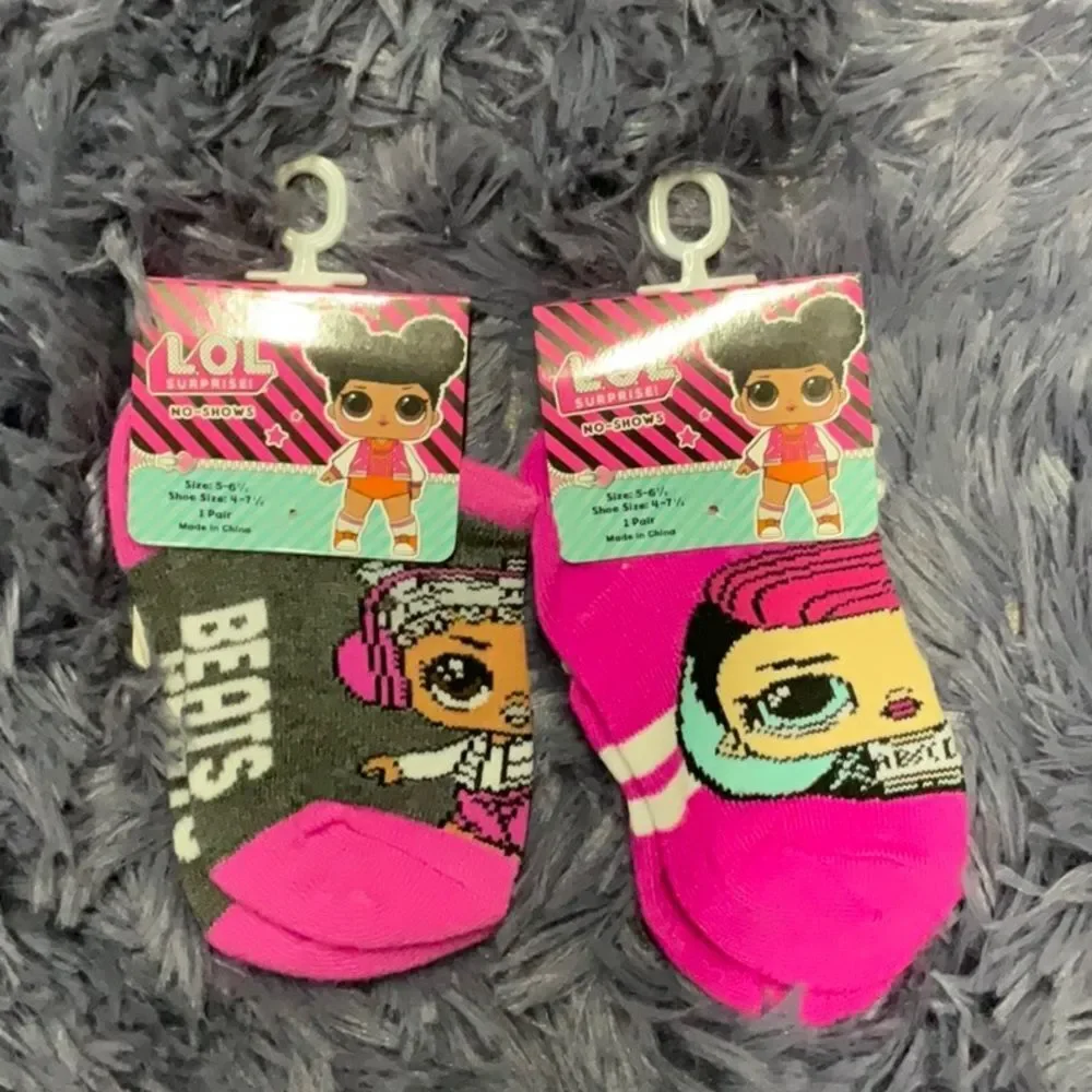 Set of 2 socks: L.O.L. Surprise! No-Show Socks in Pink, Black, and Gray